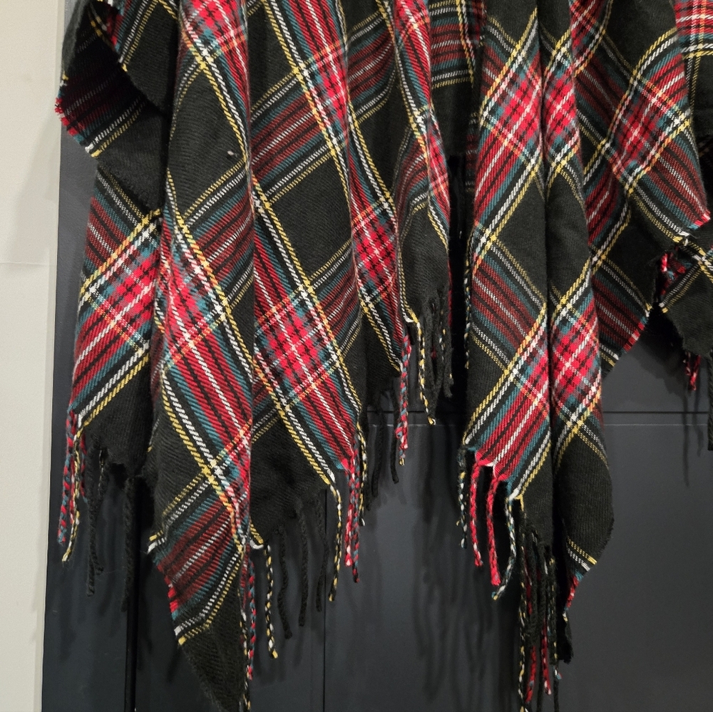 Plaid Fringe Poncho w Faux Fur J Crew Nwt One Size Trendy Poncho - Picture 5 of 5